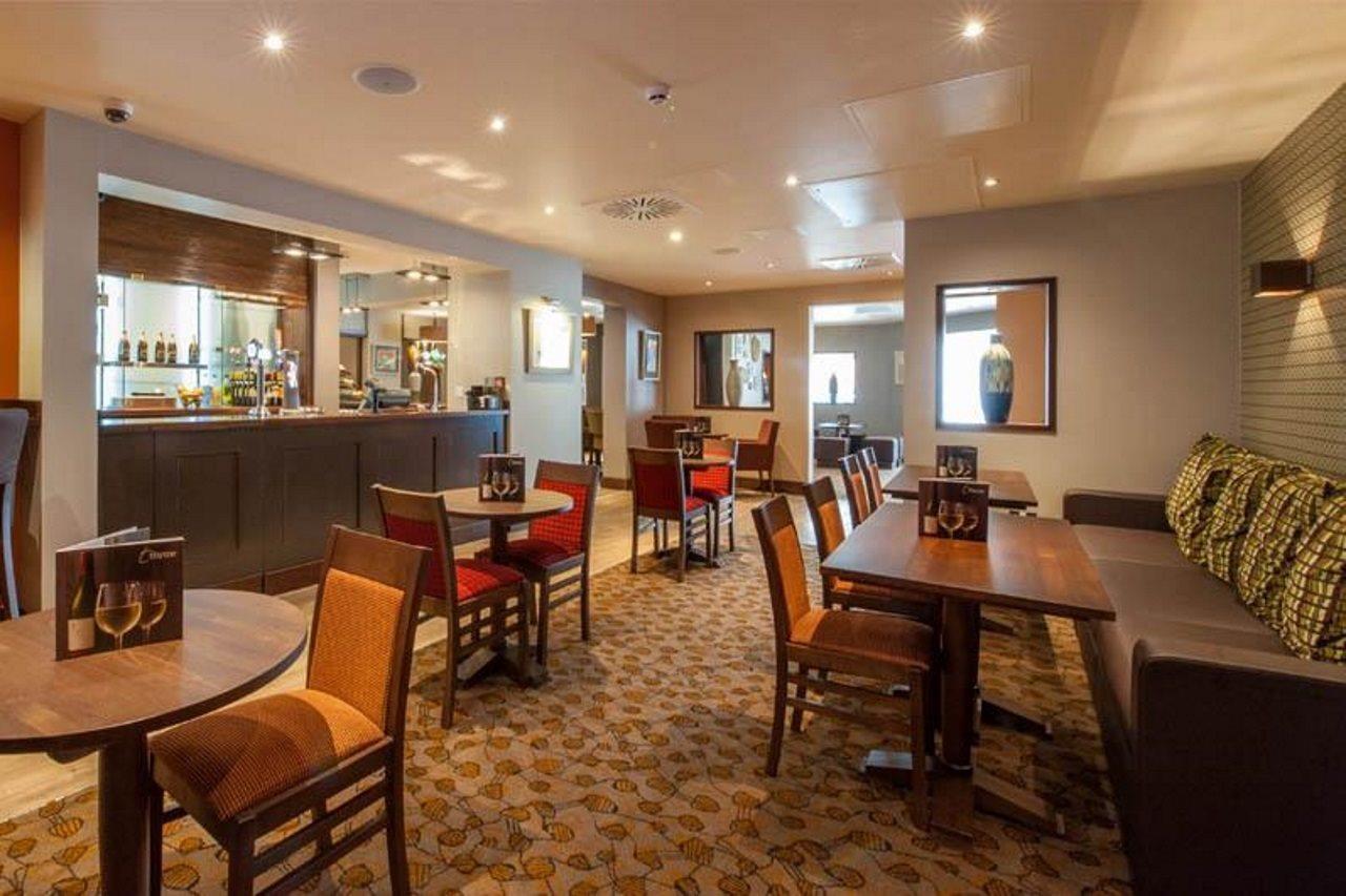 Premier Inn London Wandsworth Экстерьер фото